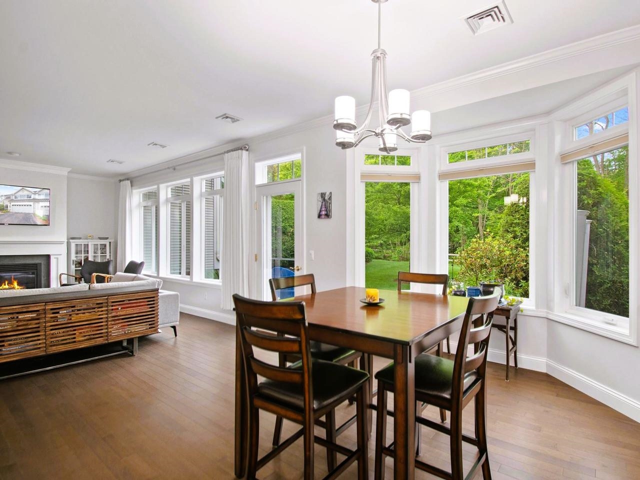 21 Mockingbird Lane