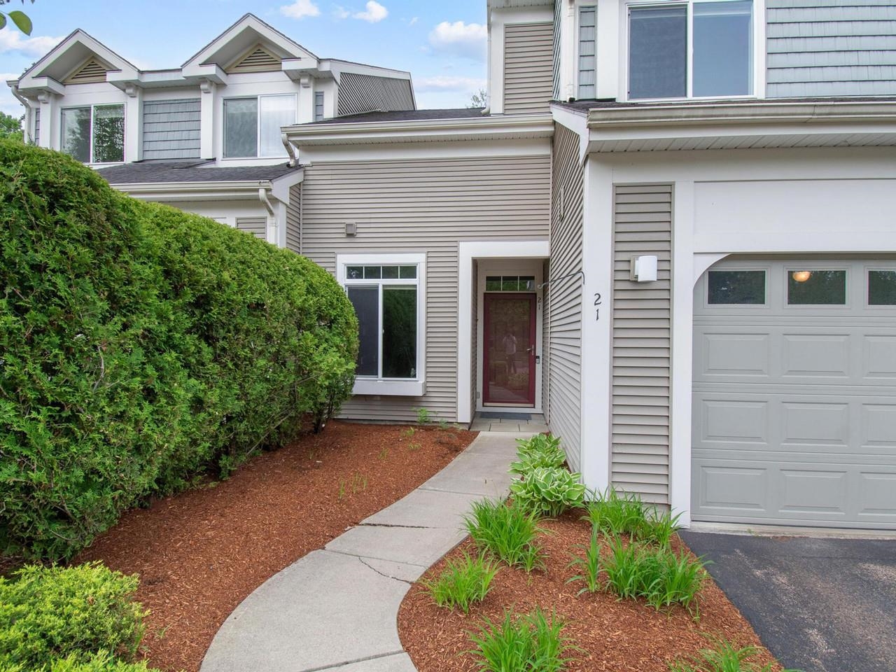 21 Mockingbird Lane