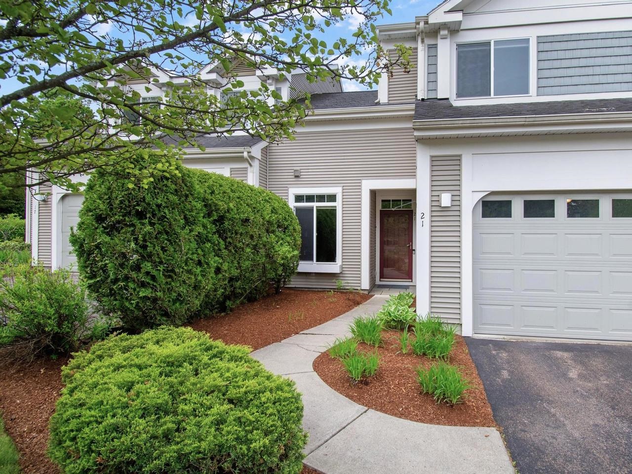 21 Mockingbird Lane