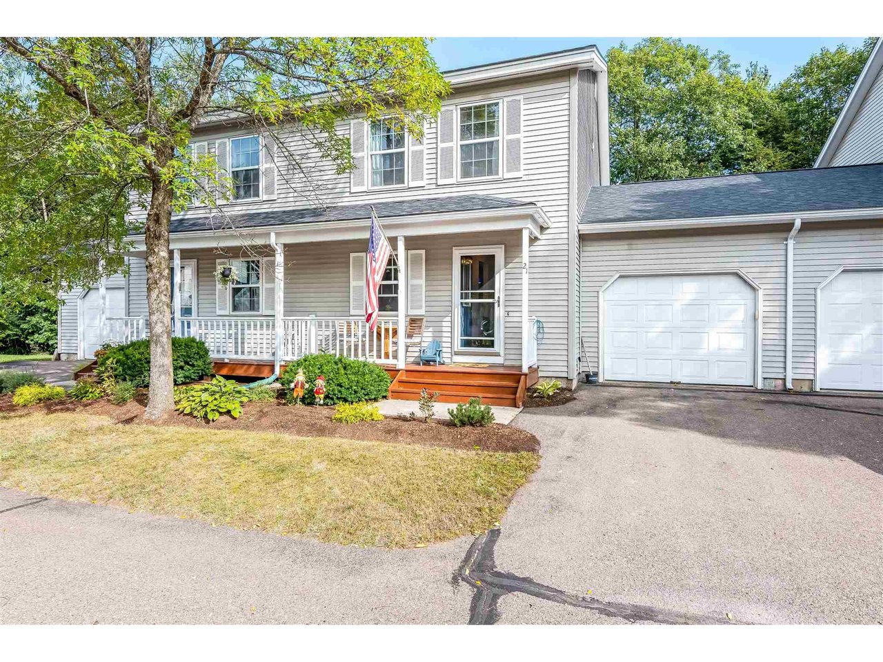 21 Pointe Drive