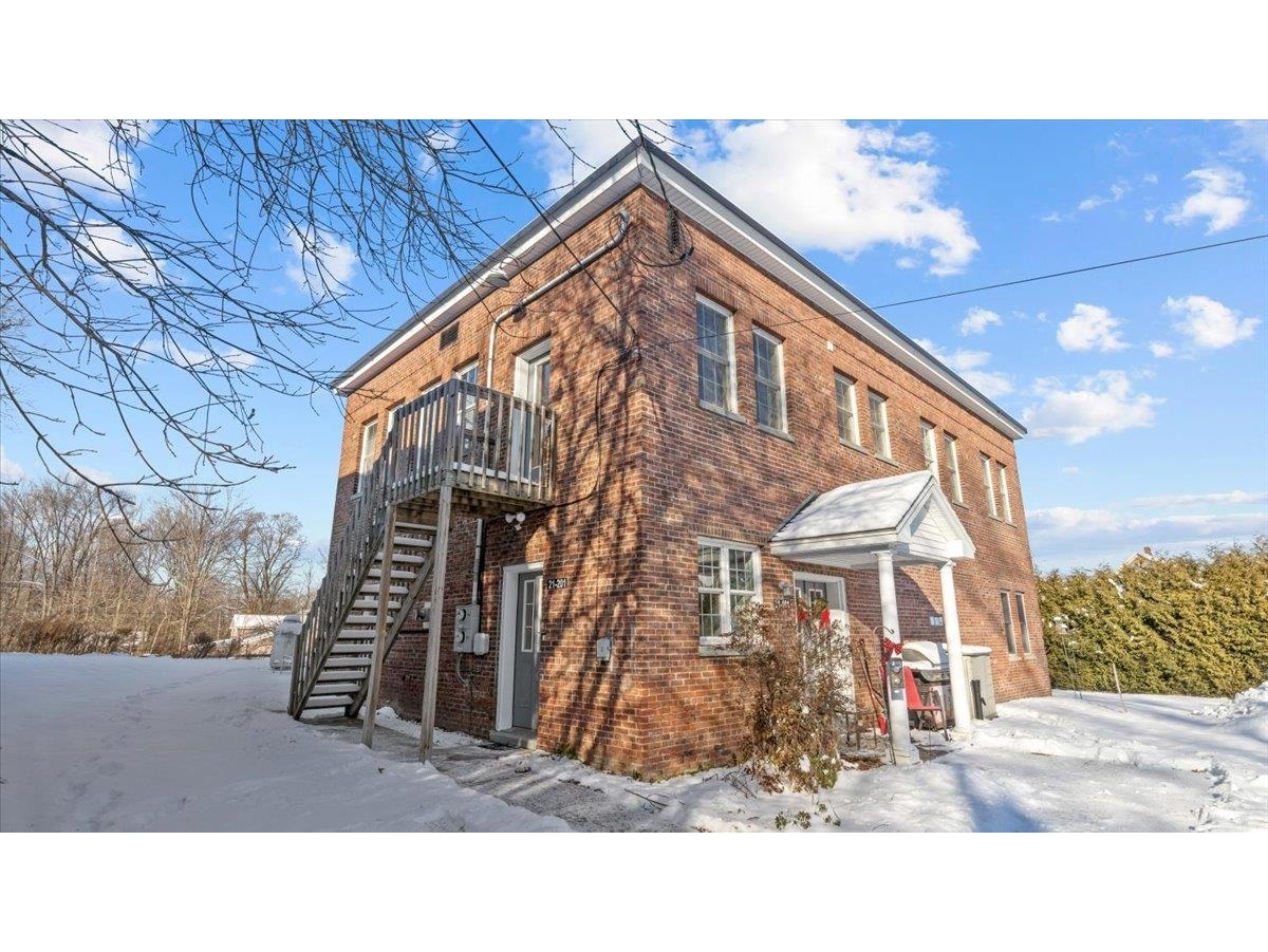21 Railroad Street