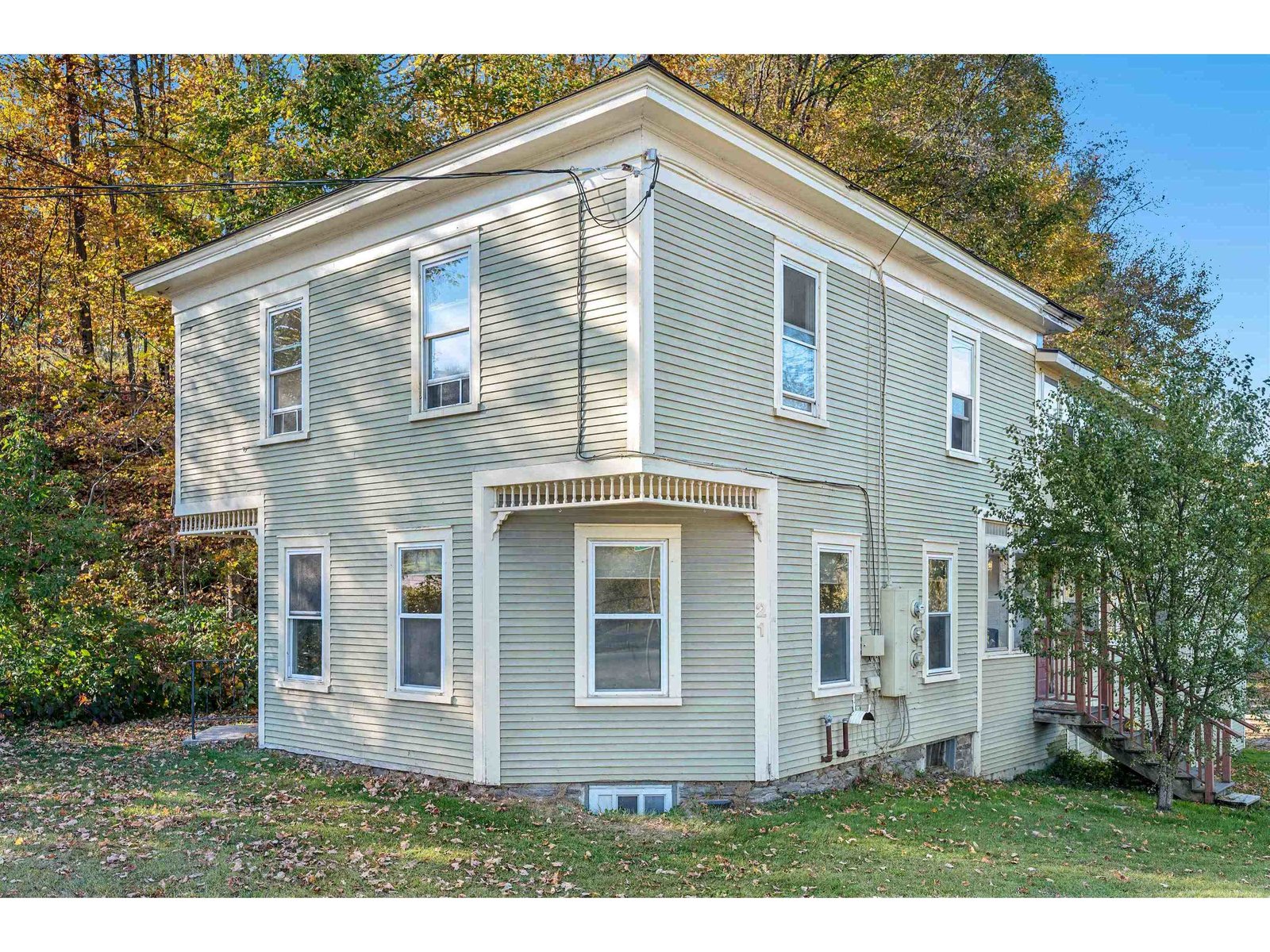 21 River Road W, Johnson