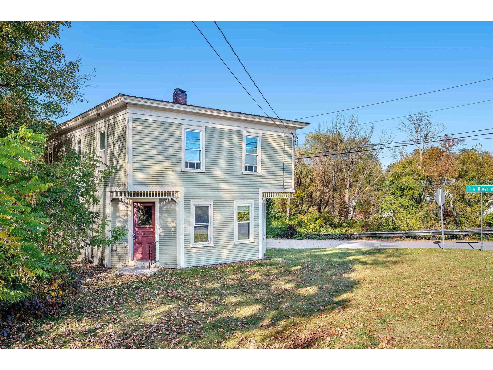 21 River Road W