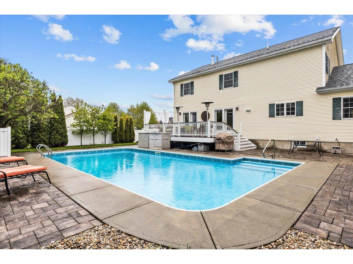 21 Whiteface Street
