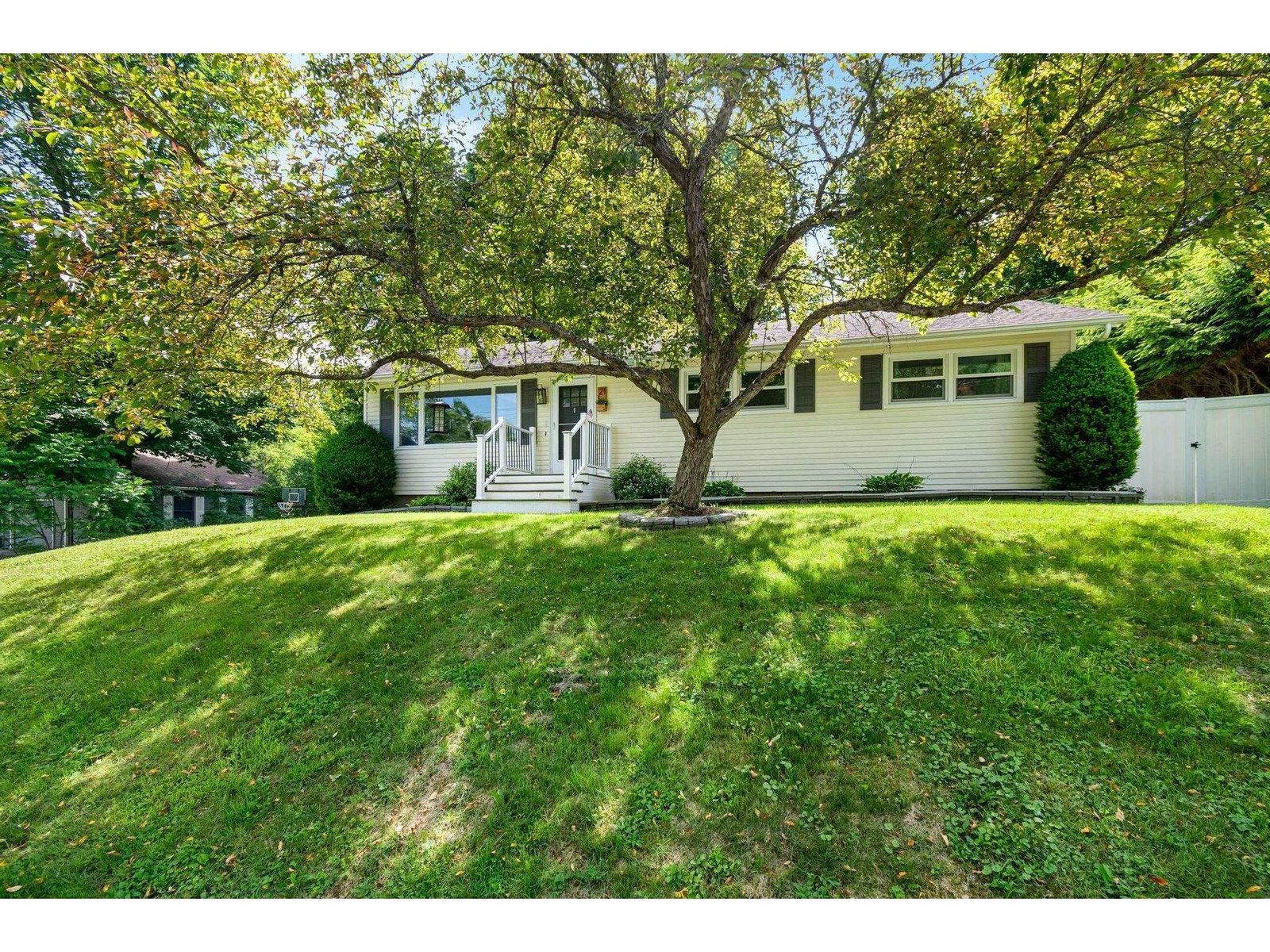21 Woodland Drive