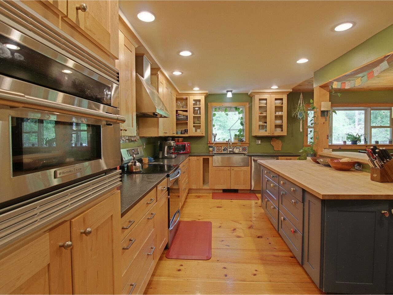 Stainless Kitchen Appliances