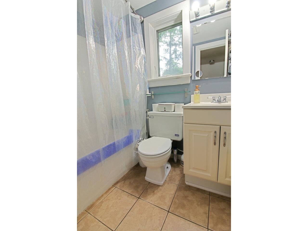 Full Bath on 2nd Floor