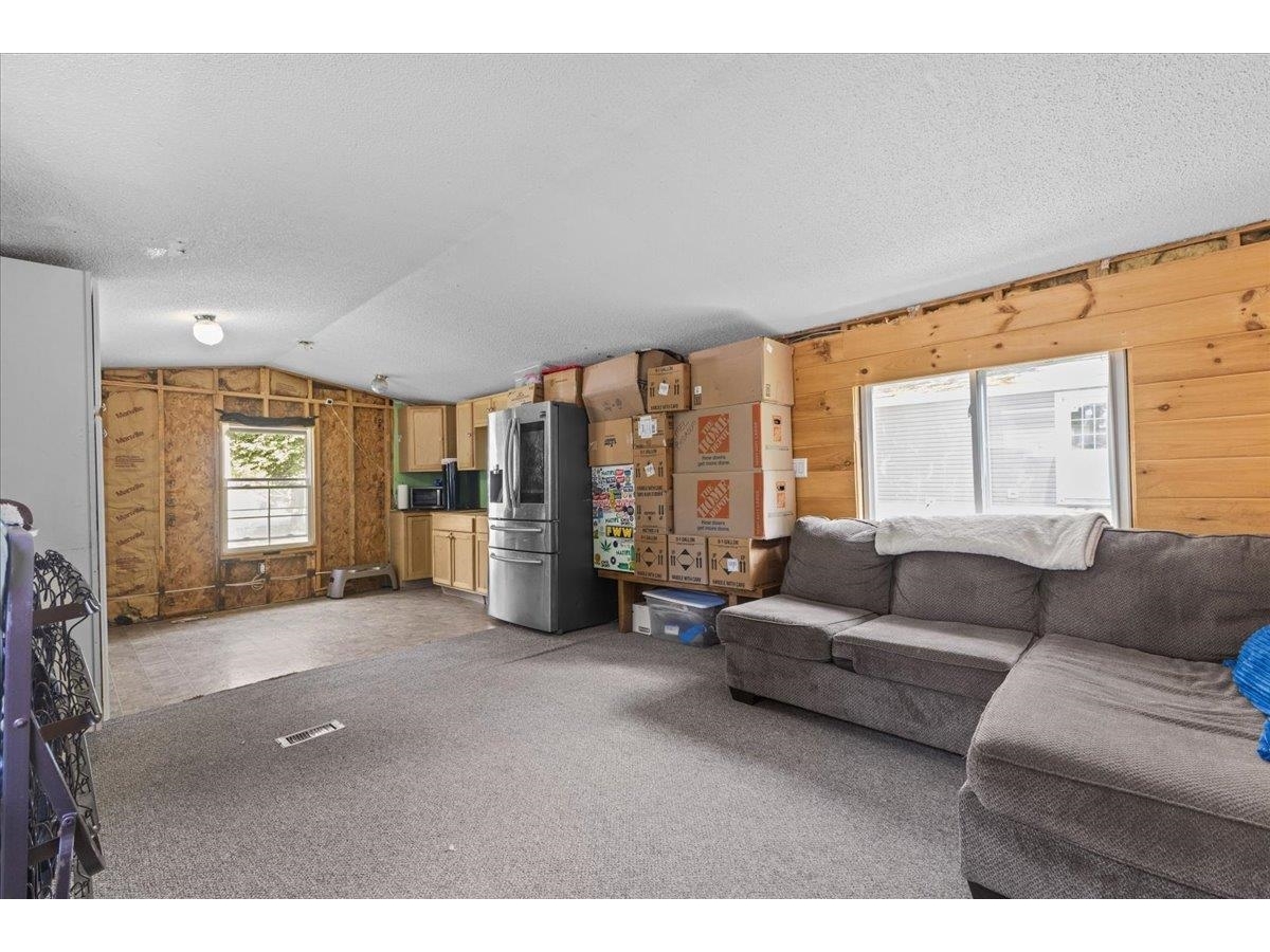 2109 North Road