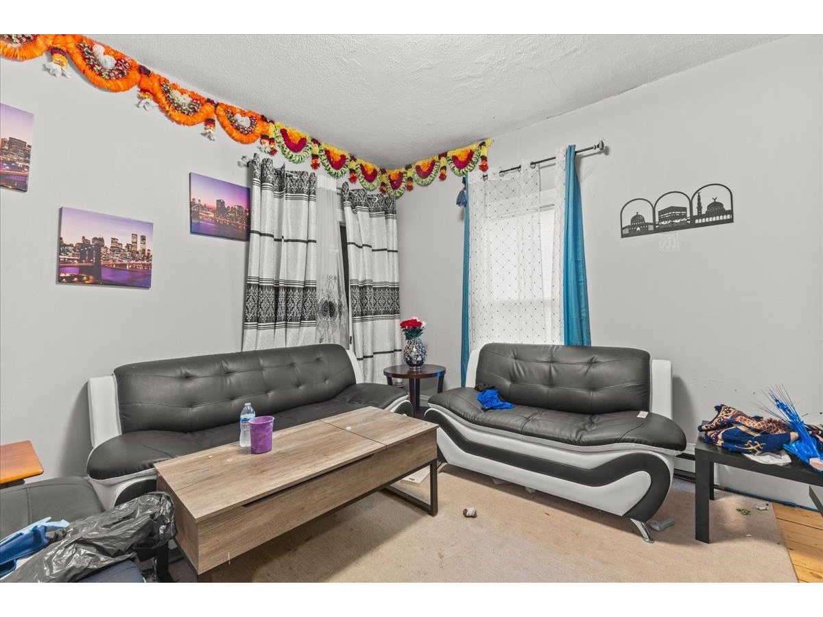 Second level second apartment