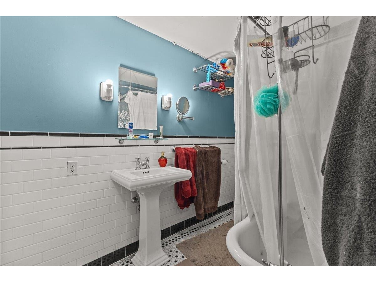 First floor flat bathroom