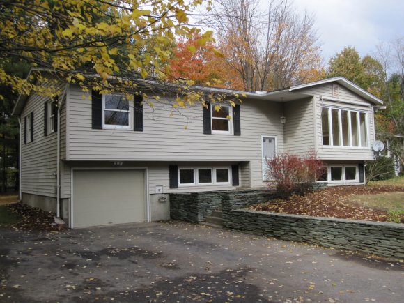 211 Lamplite Lane