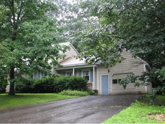 213 Sunderland Woods Rd