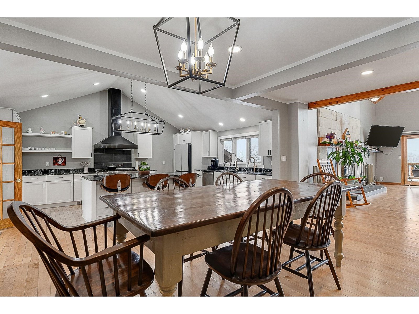 2139 Bronson Road
