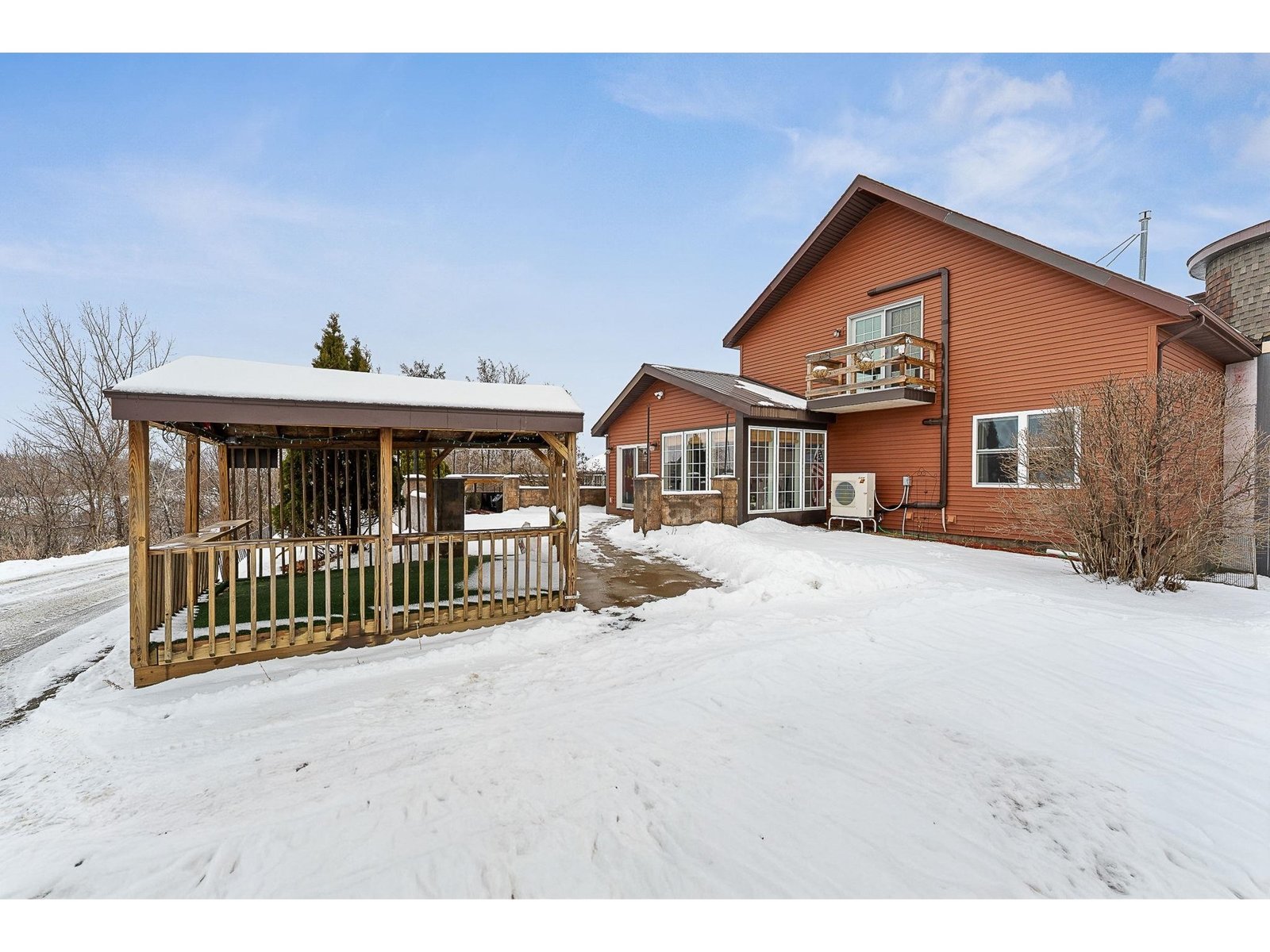 2139 Bronson Road