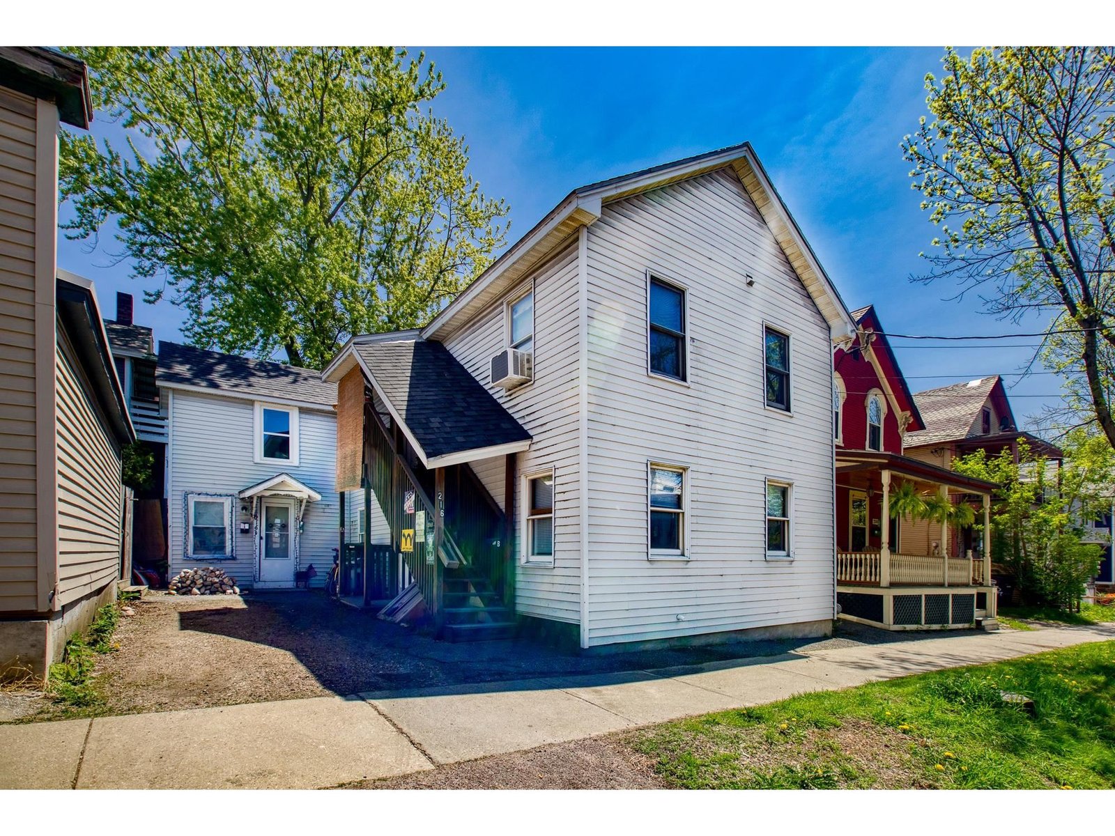 214-216 Pine Street, Burlington 214-216 Pine Street, Burlington