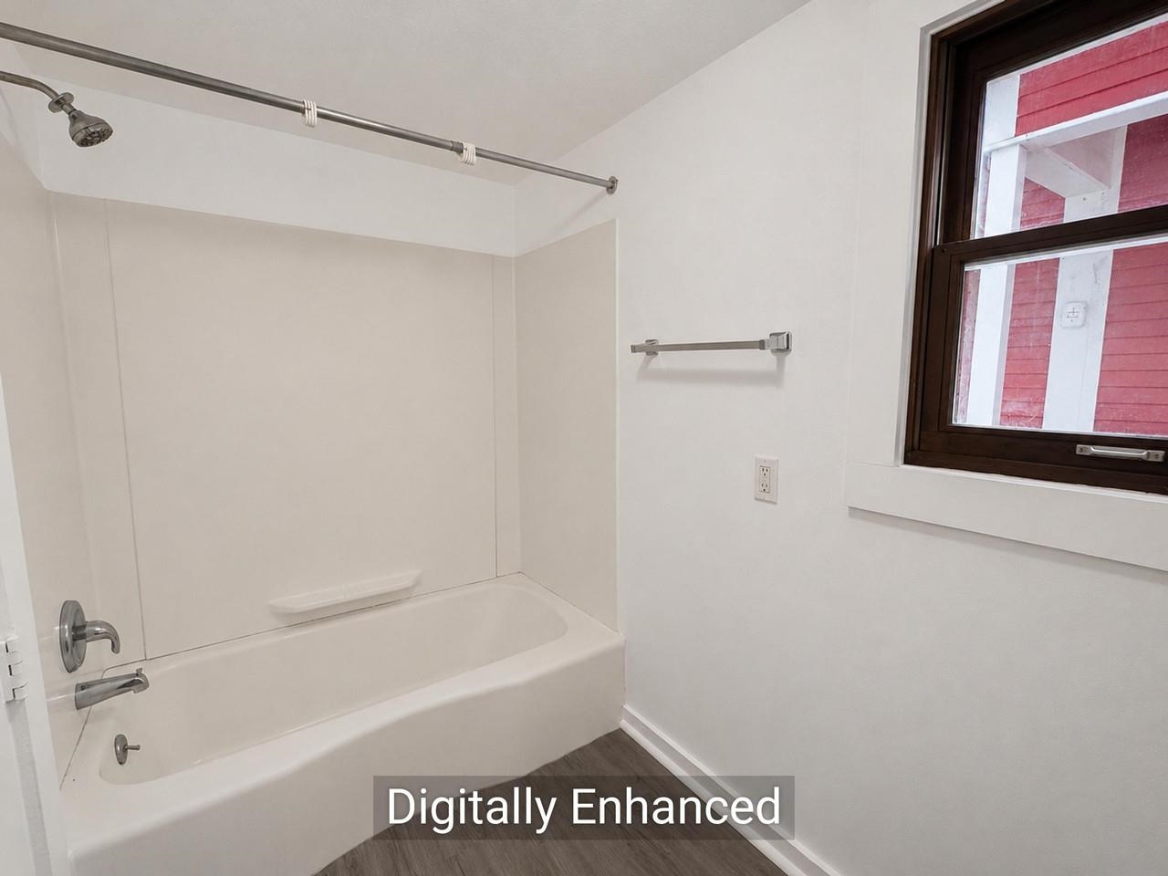 With Tub/Shower
