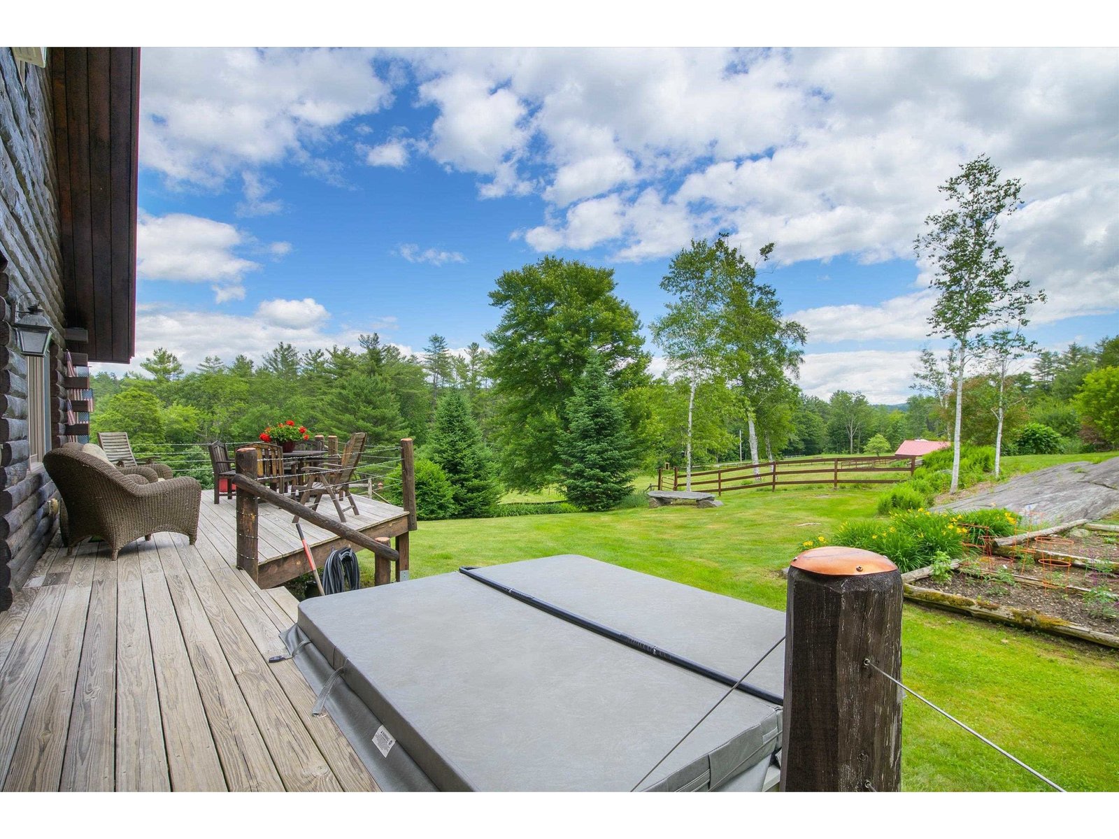 or side porch with hot tub...