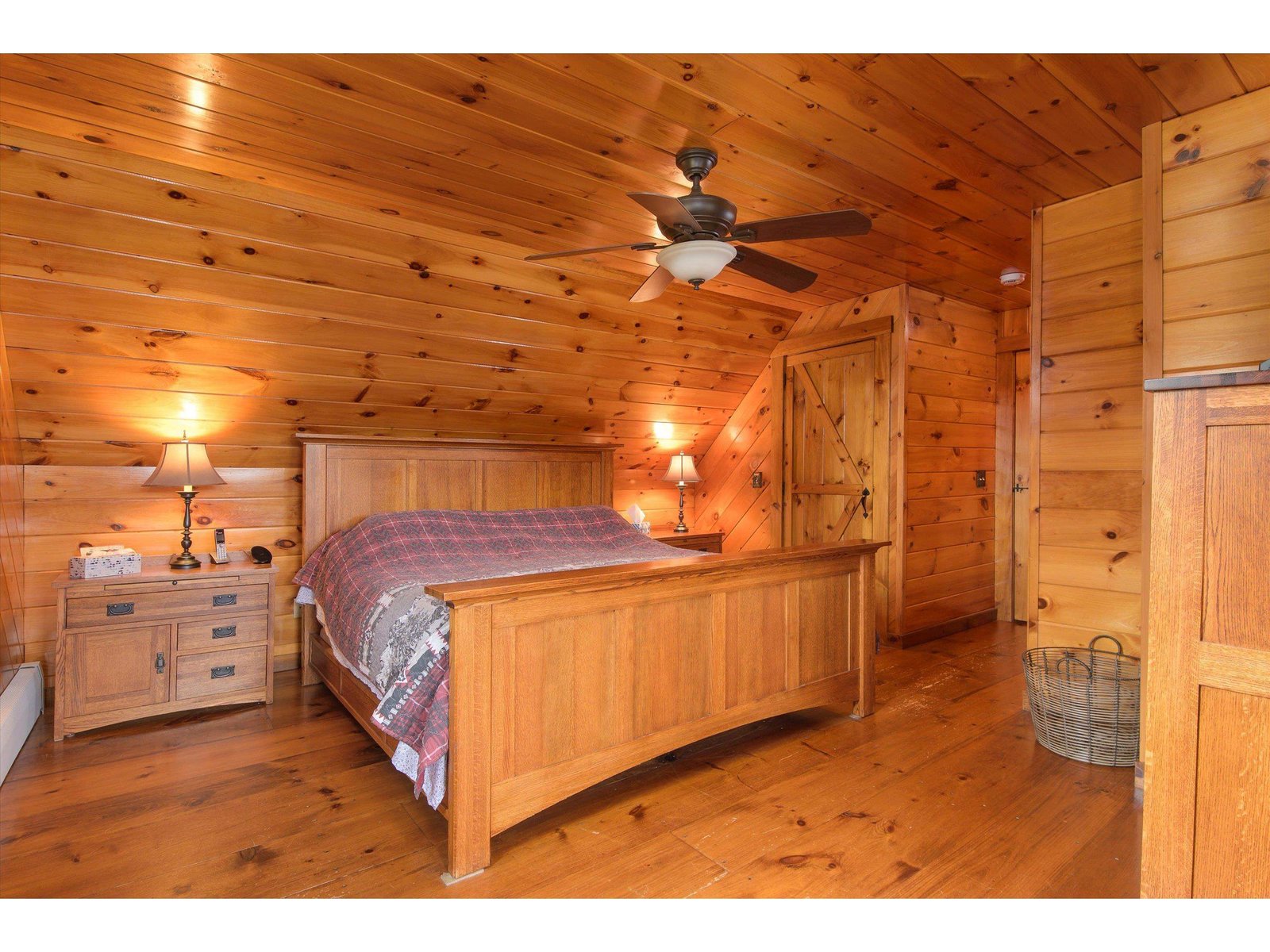 Primary ensuite bedroom (2nd floor)...