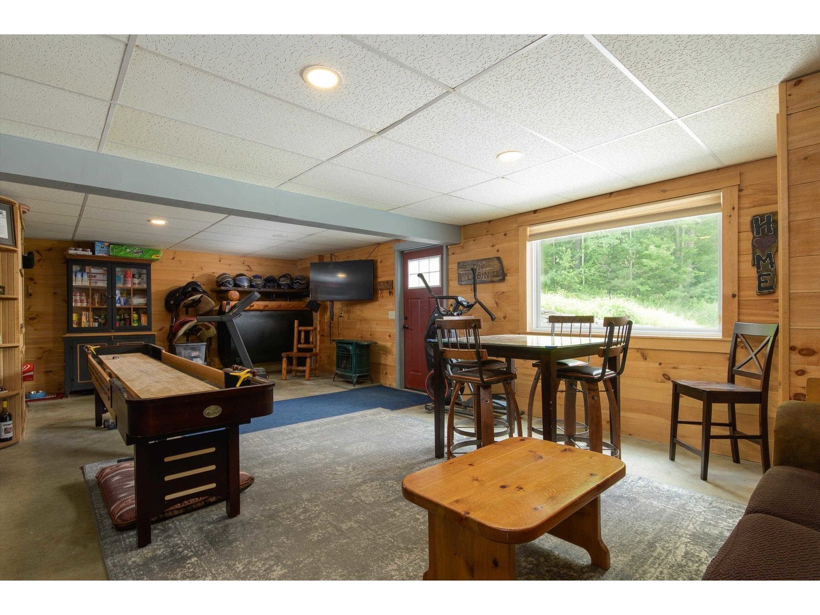 Mudroom/workout area on lower level / walkout....