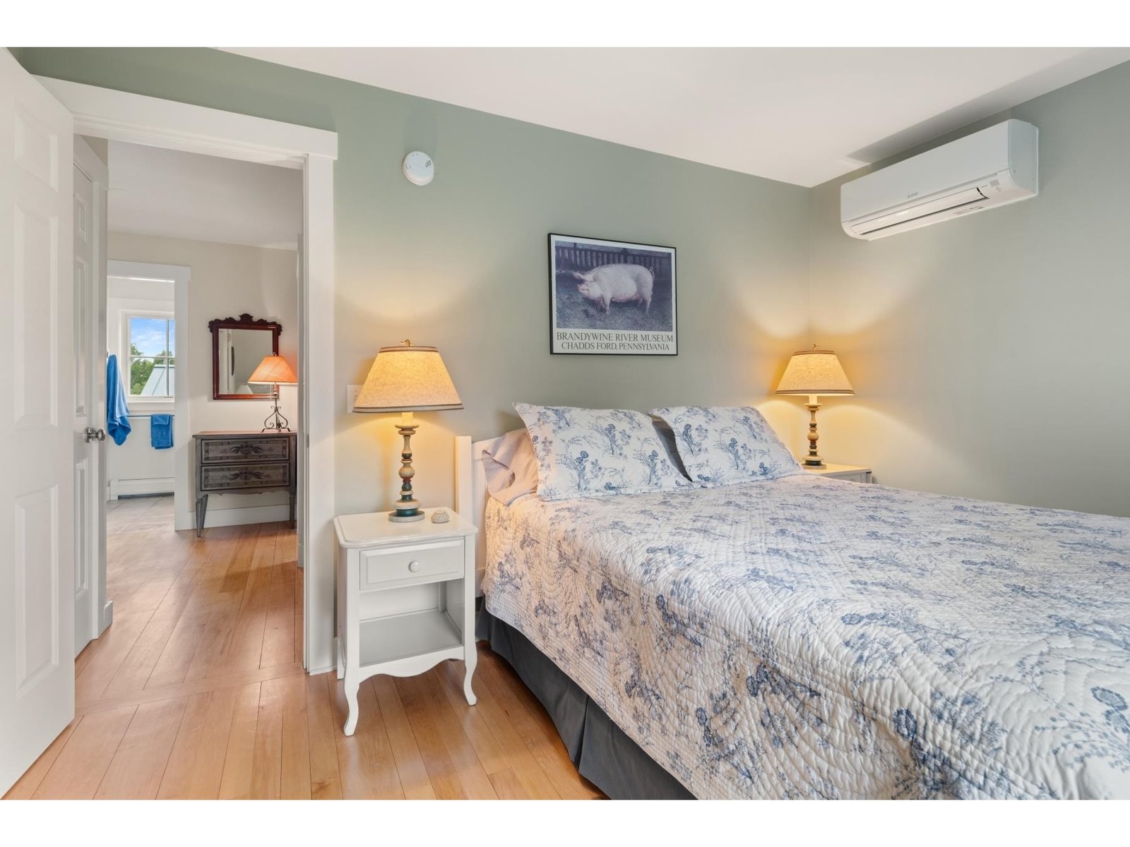2nd floor bedroom