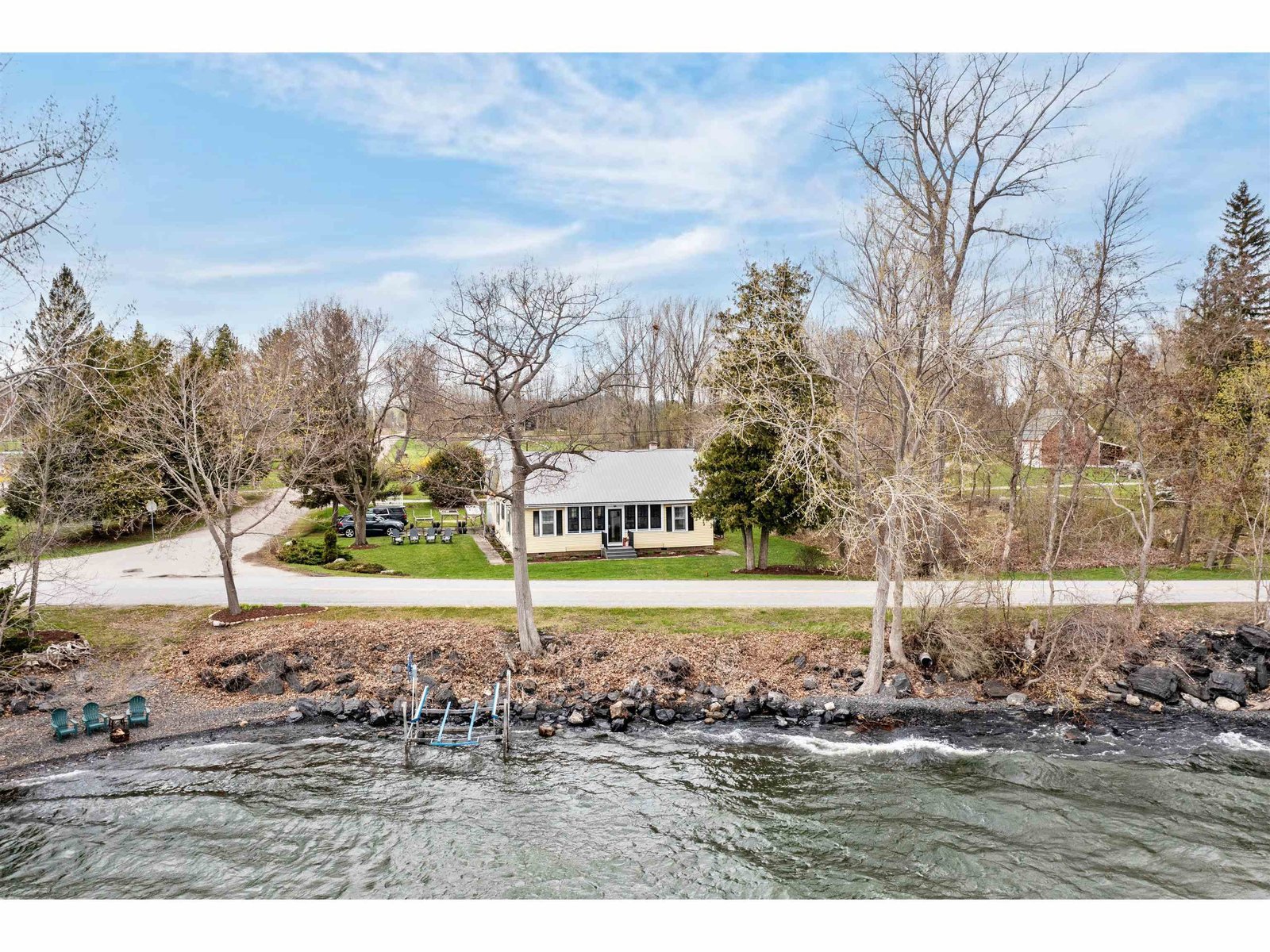 215 Lakeview Drive