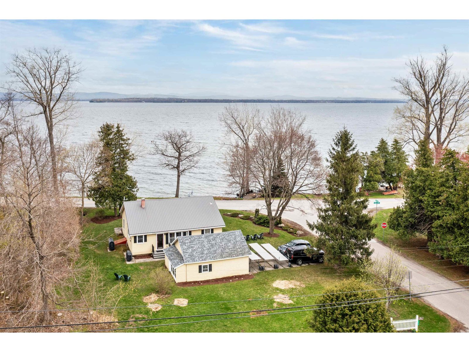 215 Lakeview Drive