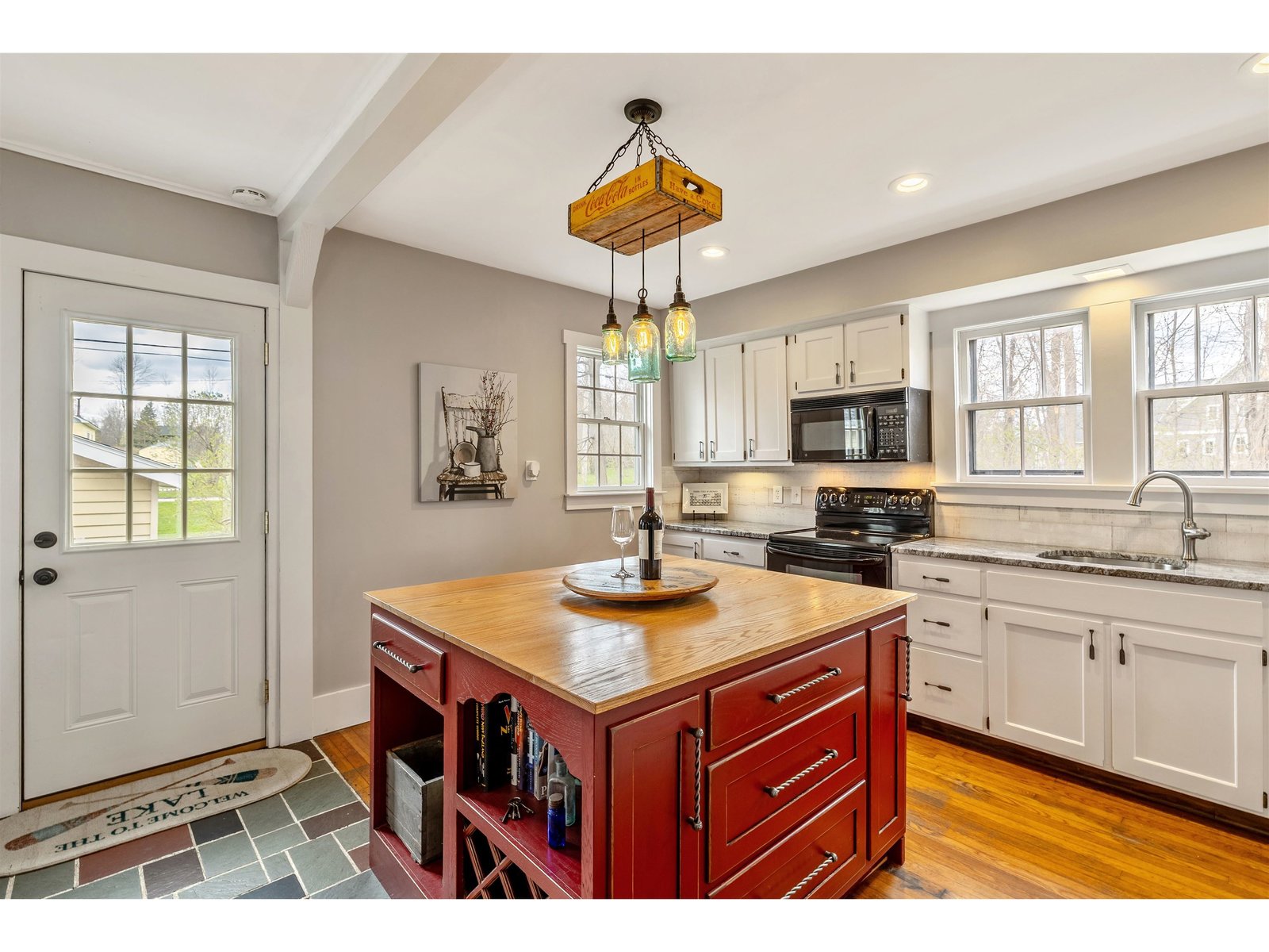 215 Lakeview Drive
