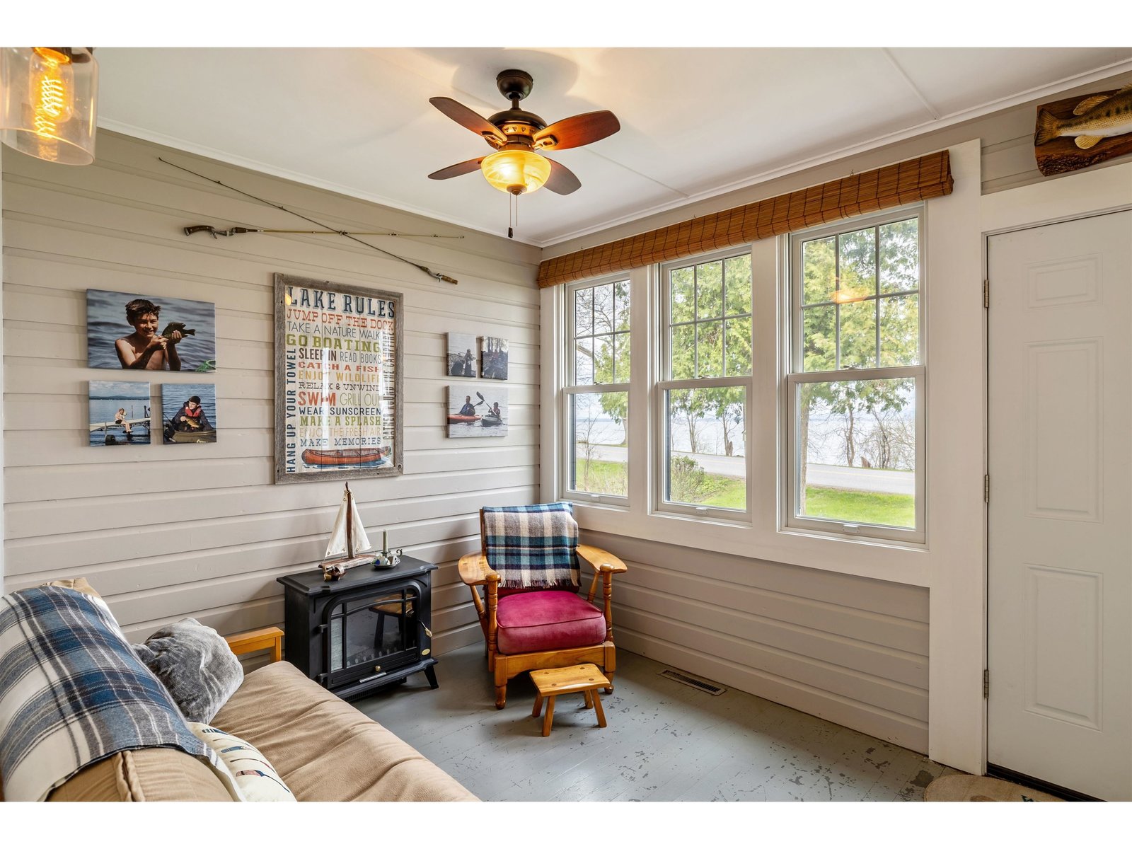215 Lakeview Drive