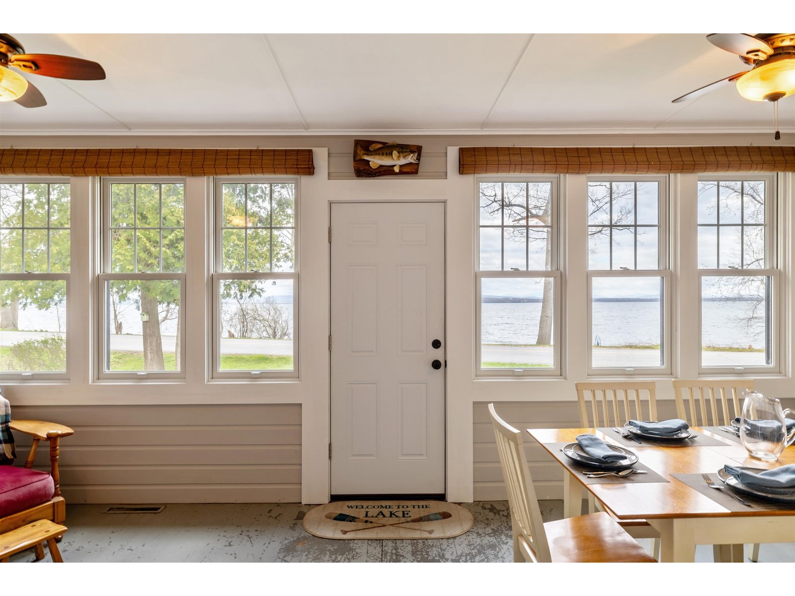 215 Lakeview Drive
