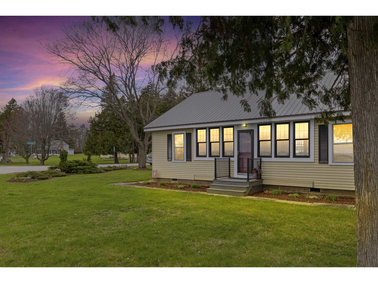 215 Lakeview Drive