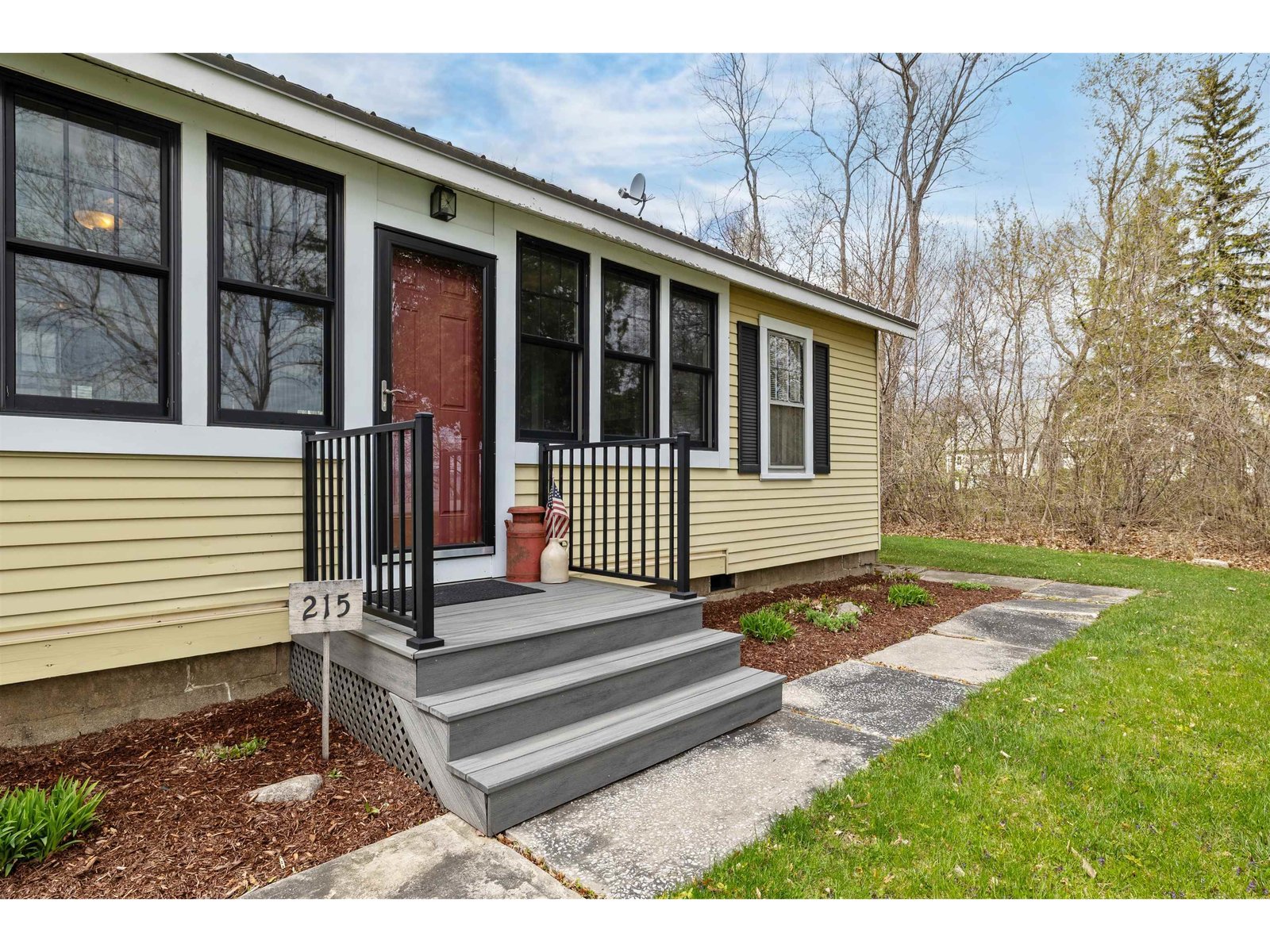 215 Lakeview Drive