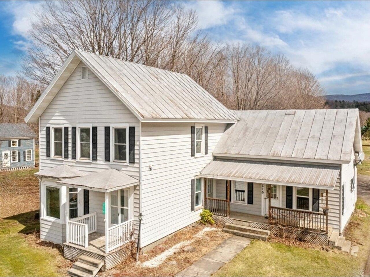 216 Main Street N