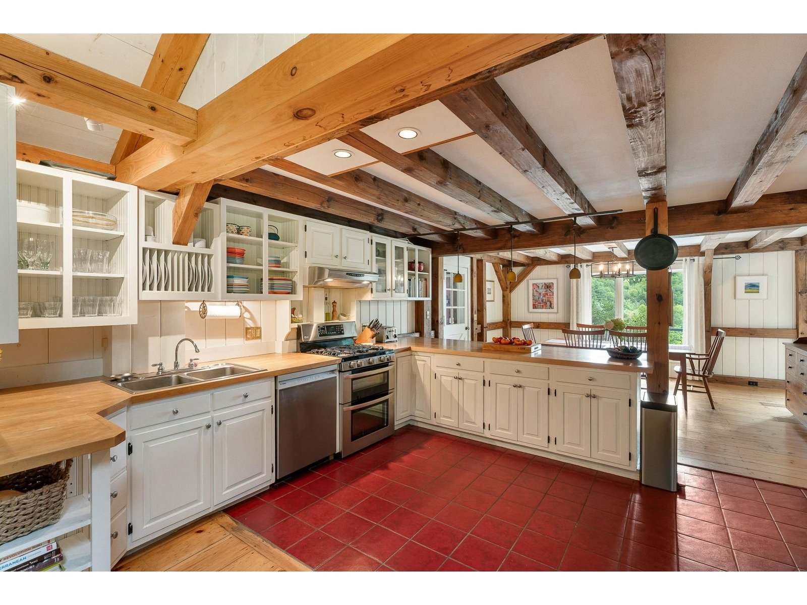 Kitchen to Dining area