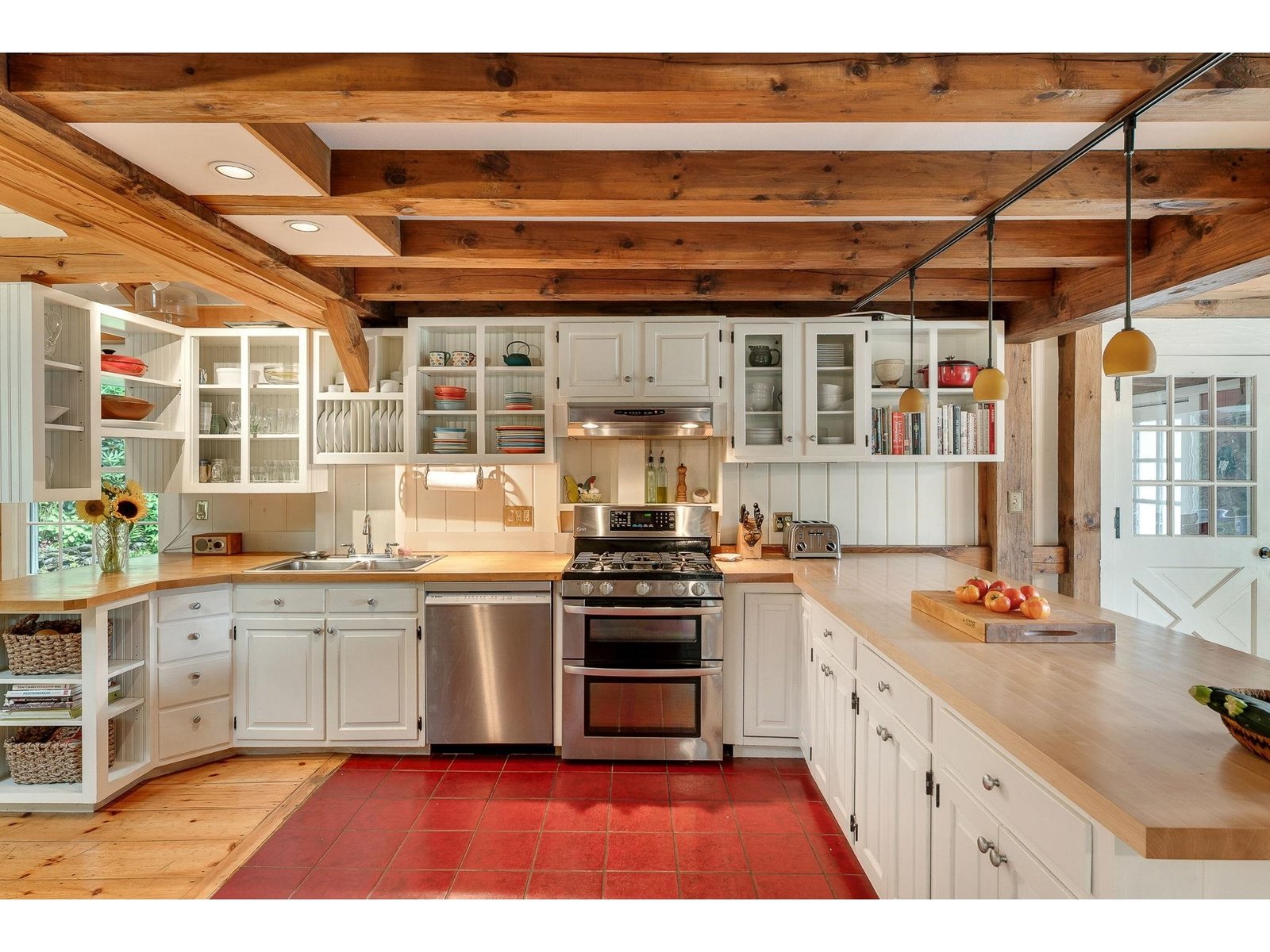 Eat-in Kitchen