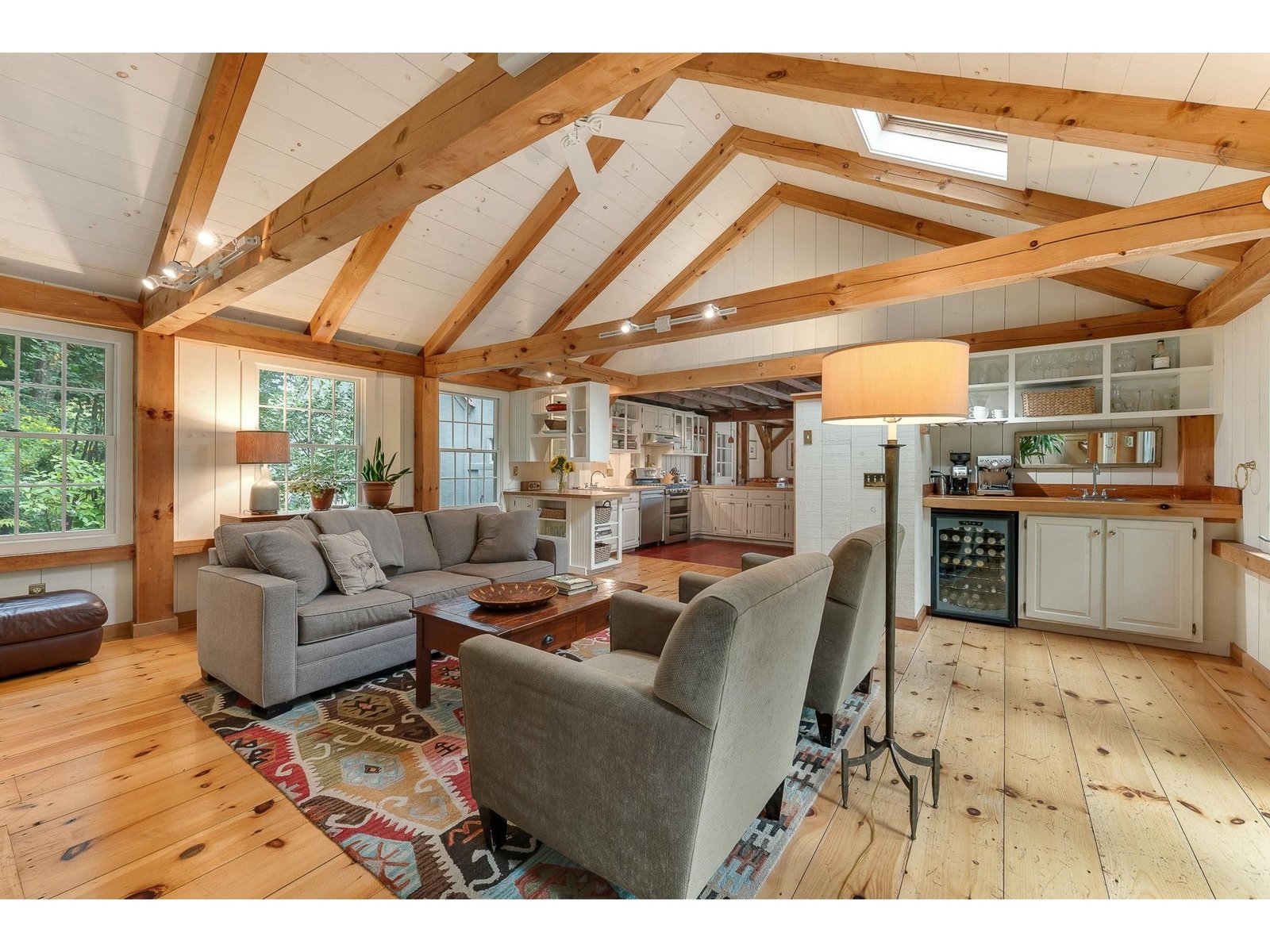 Family Room & Entertainment Bar