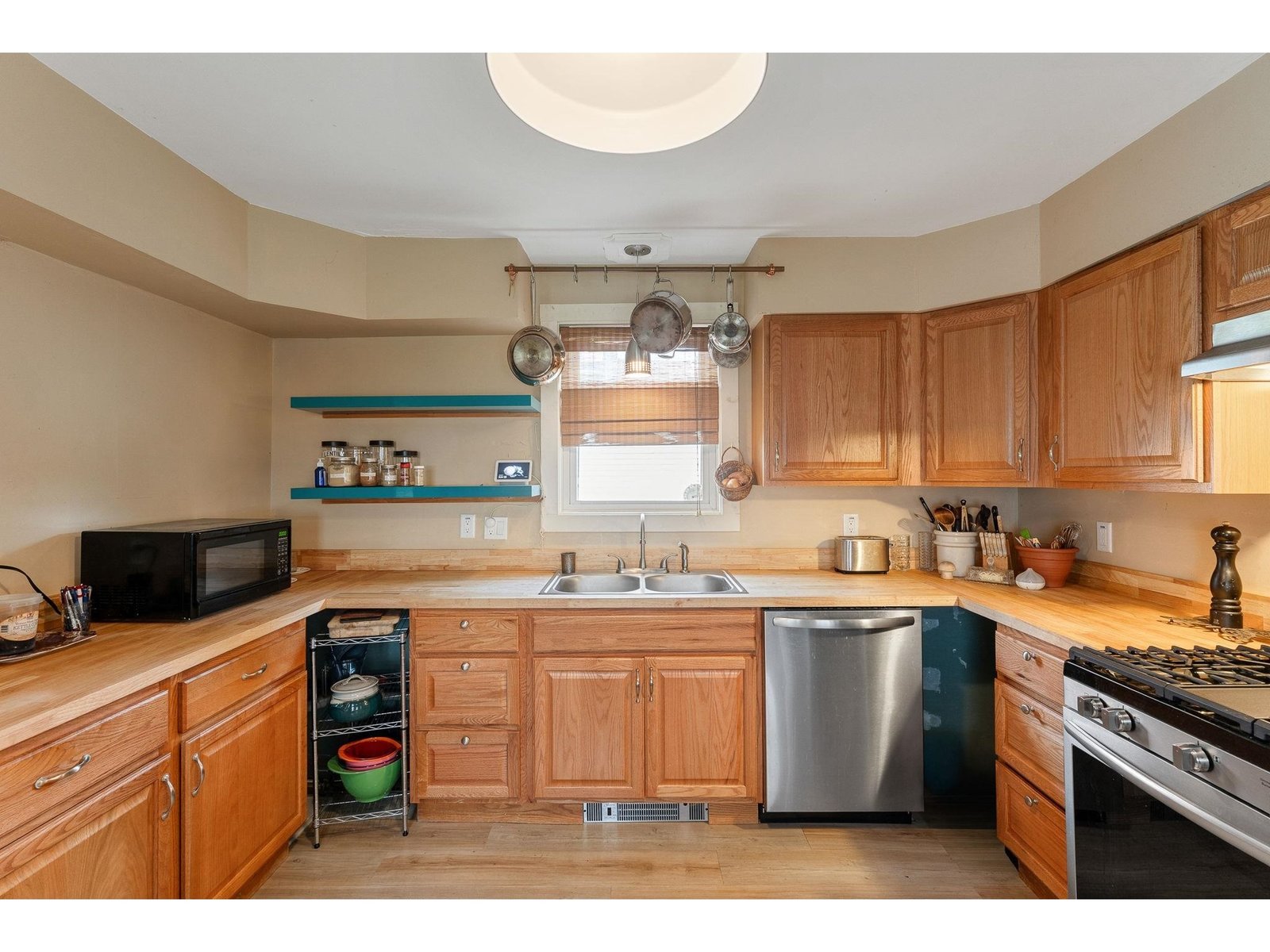 New refrigerator, dishwasher and stove