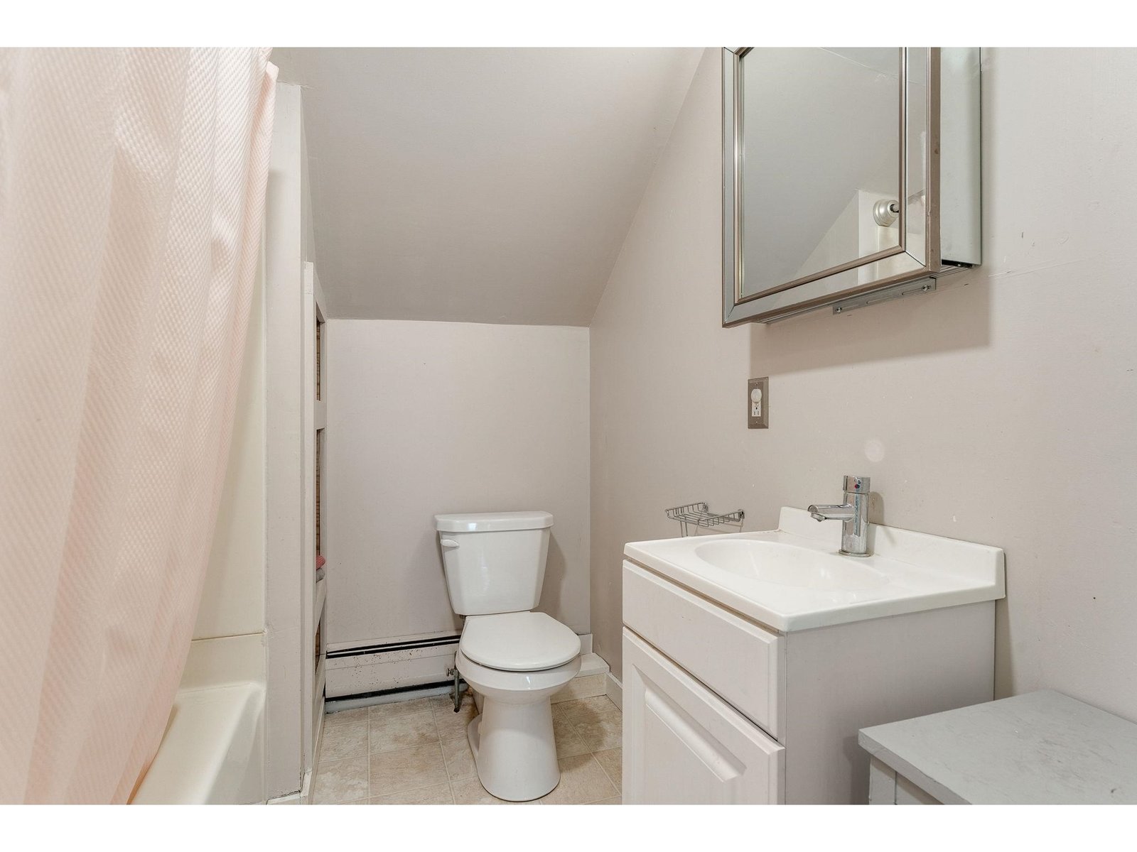 2nd level full bath