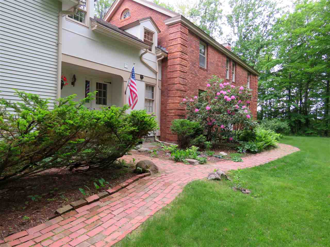219 Meadowood Drive