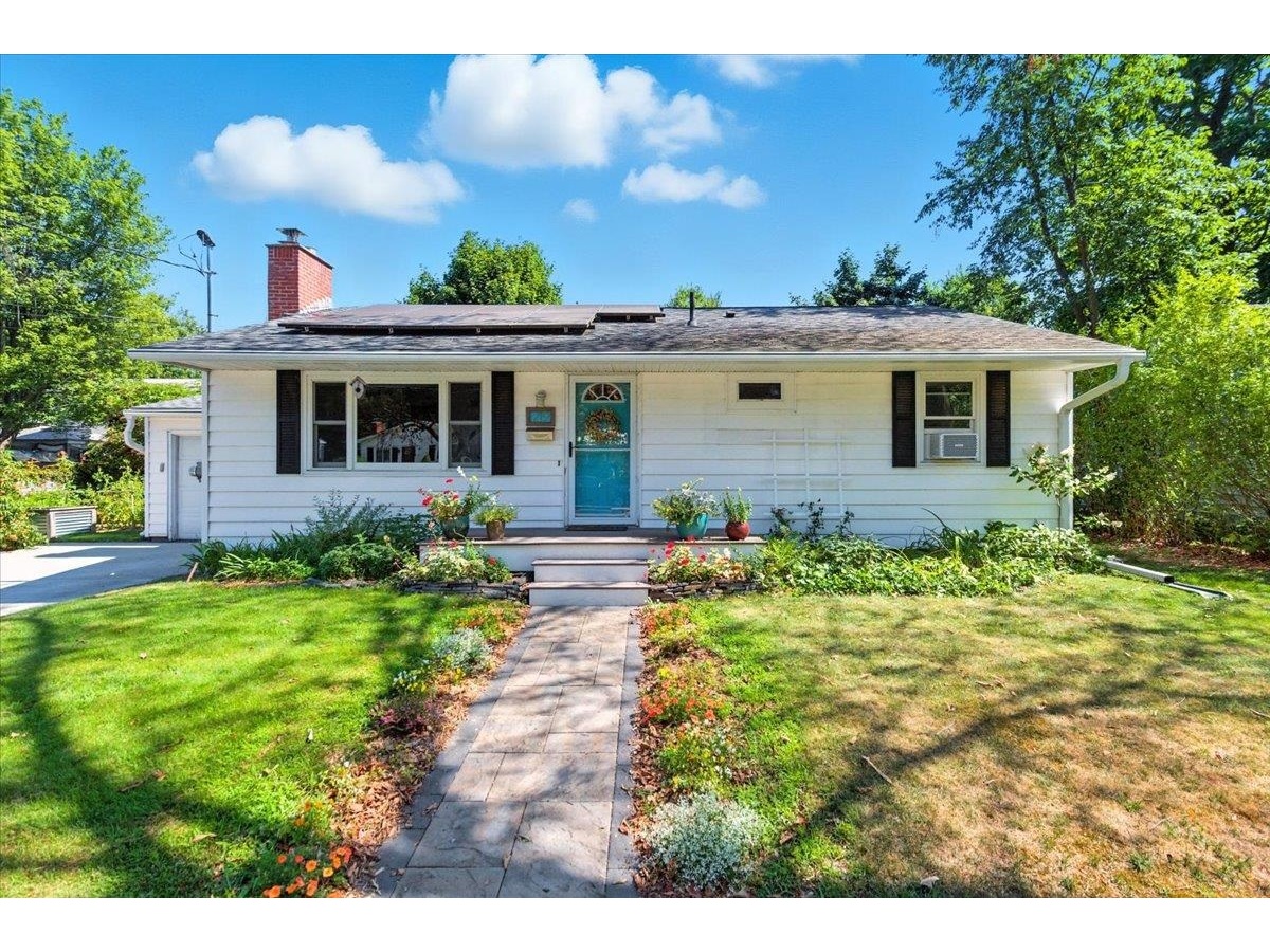 219 Pleasant Avenue