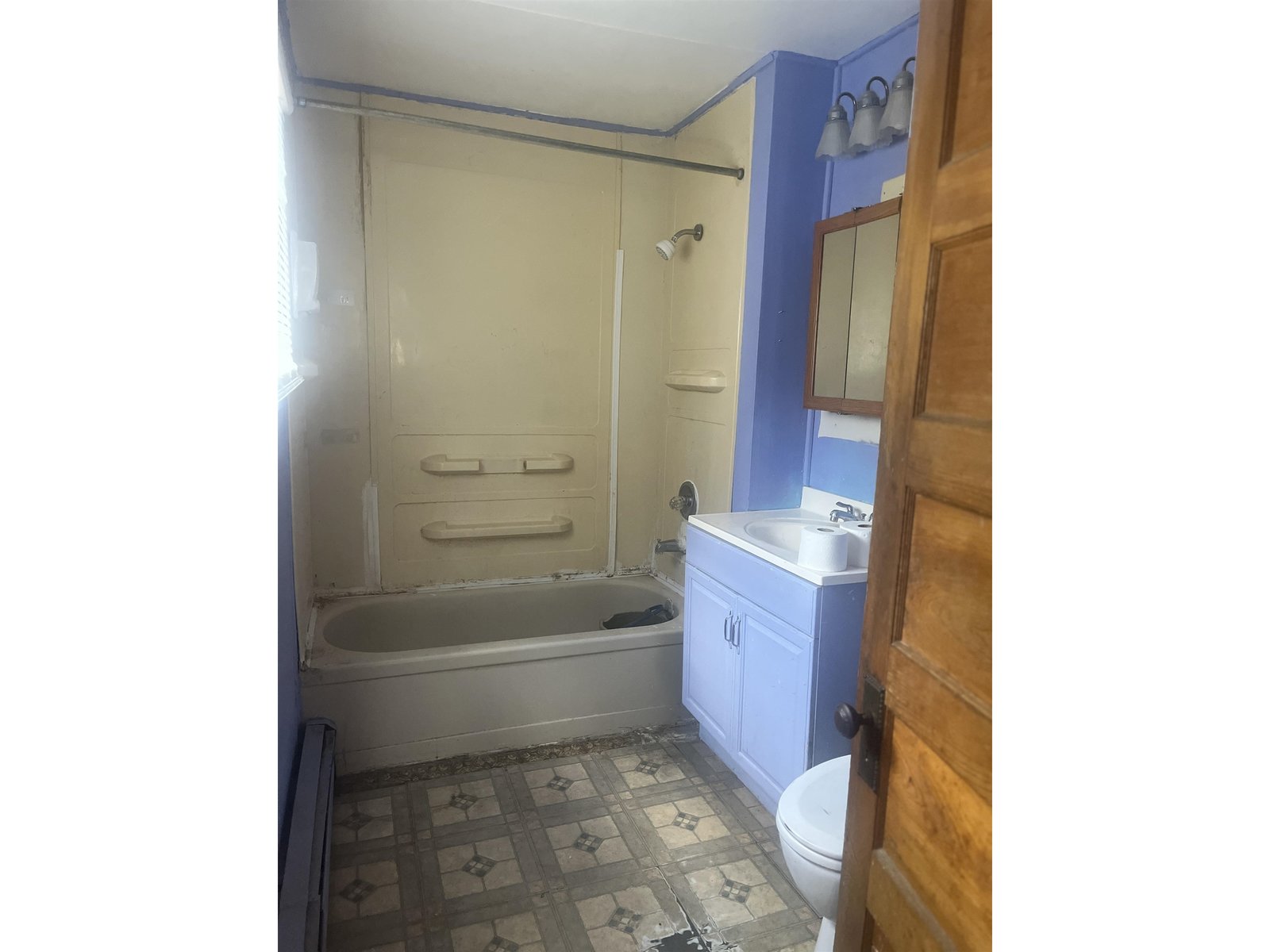 1st Floor Full Bath