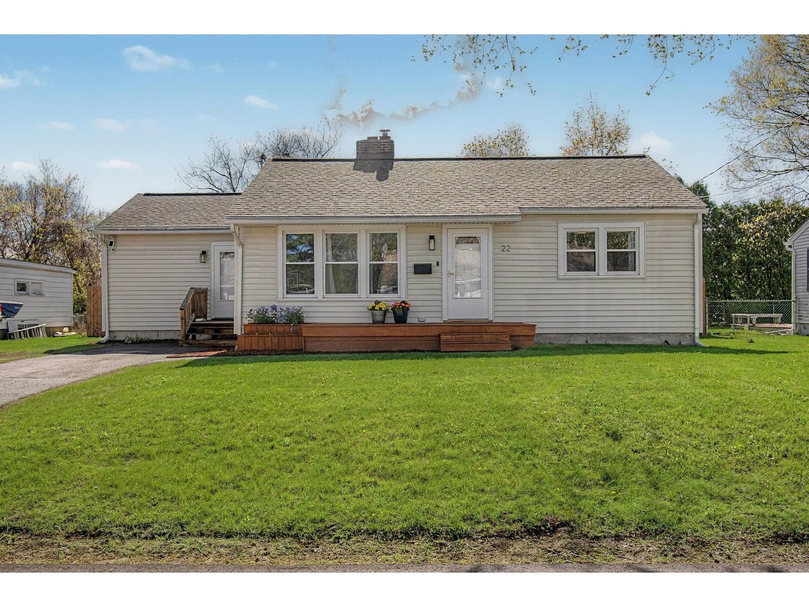 22 Davis Parkway