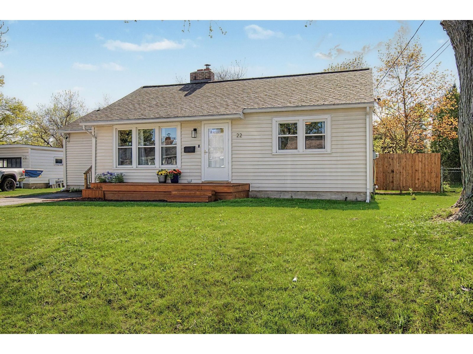 22 Davis Parkway