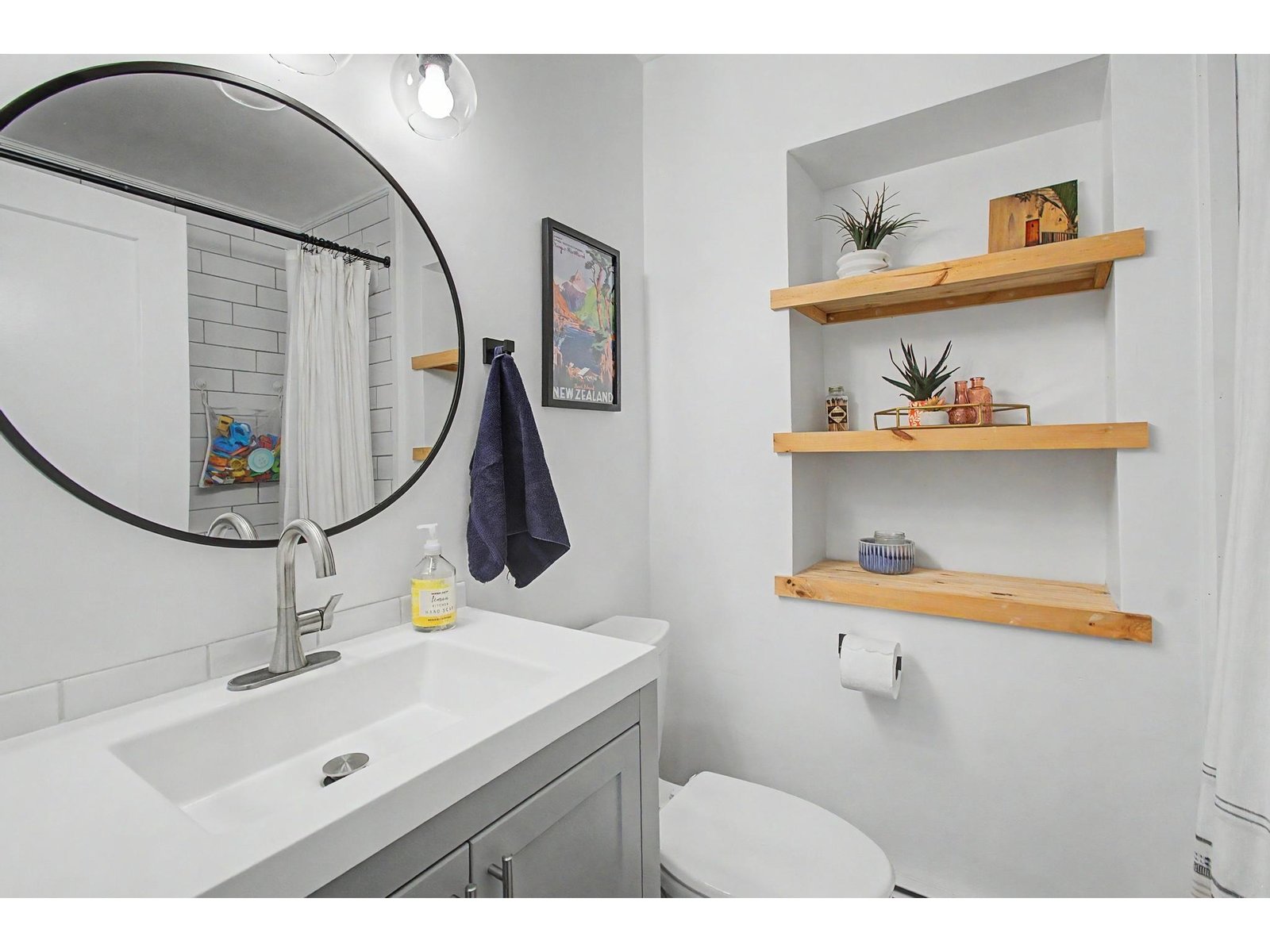22 Davis Parkway