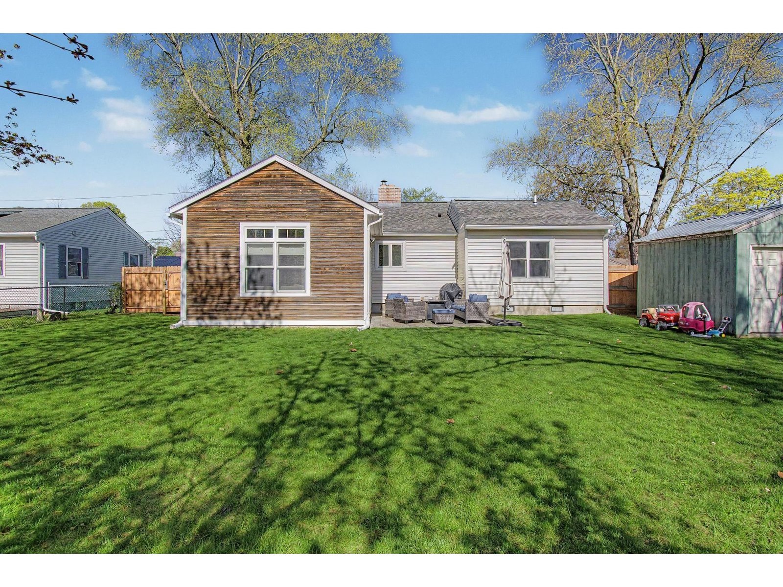 22 Davis Parkway