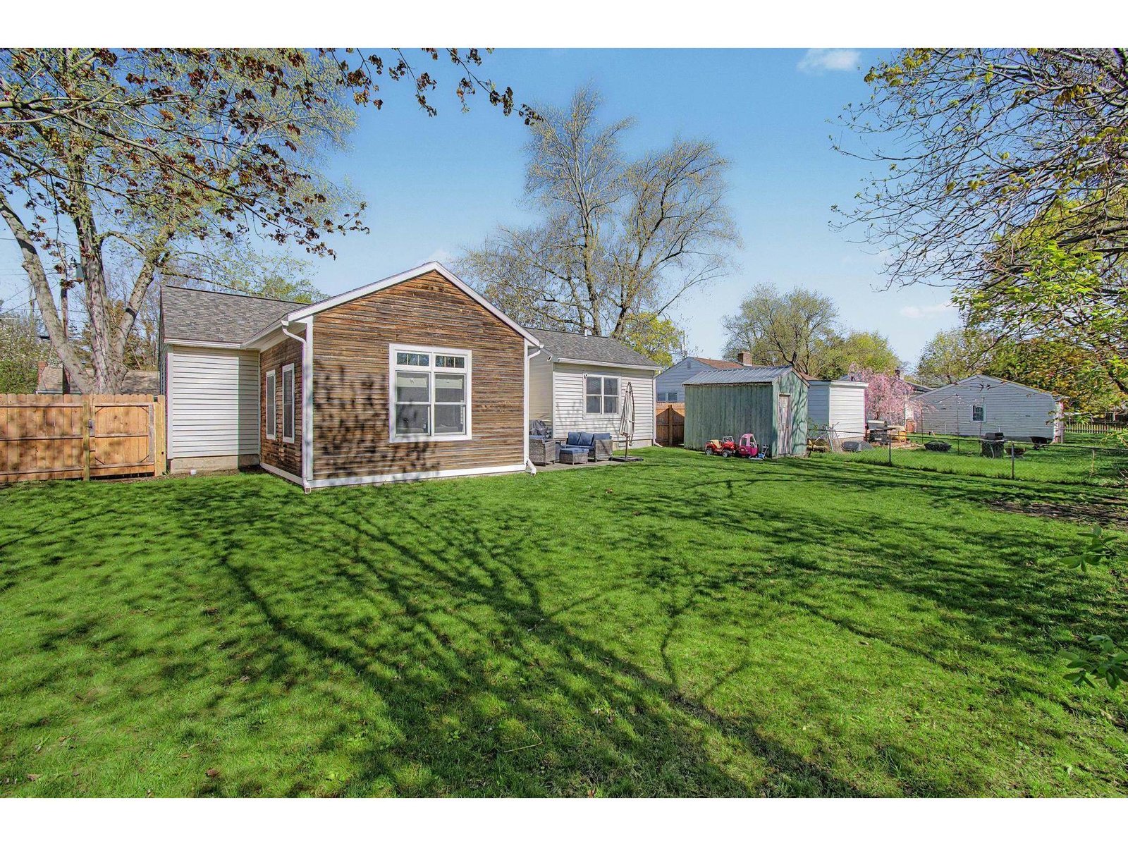 22 Davis Parkway
