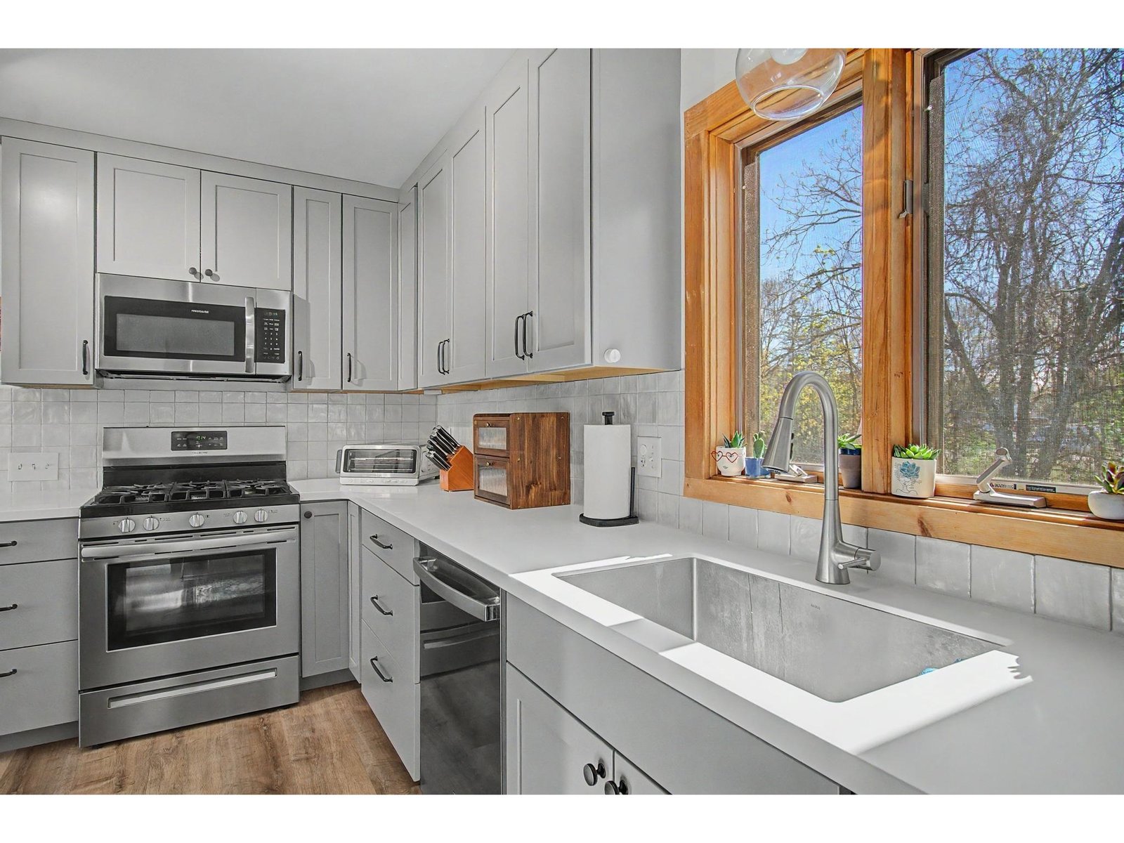 22 Davis Parkway