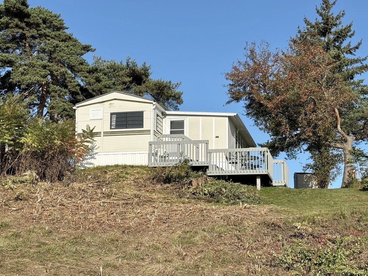 22 Empire Circle