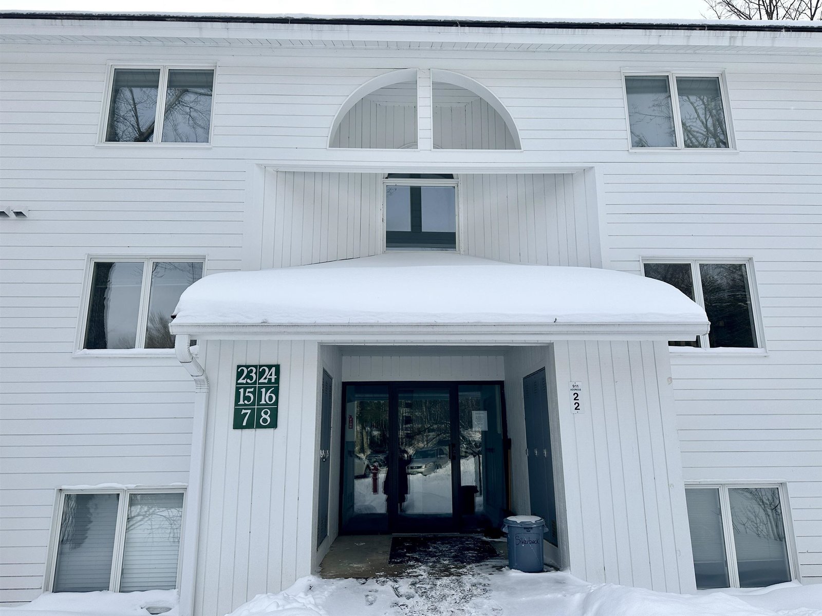 22 Glades Drive, Unit 8