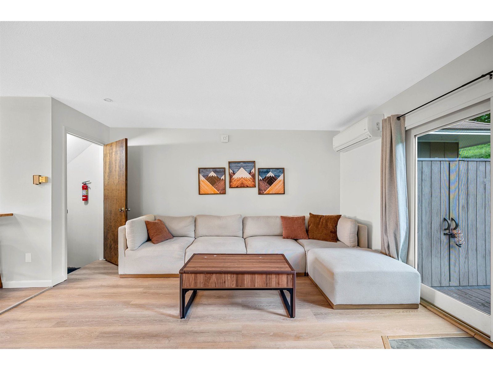 22 Independence Green, Unit 22