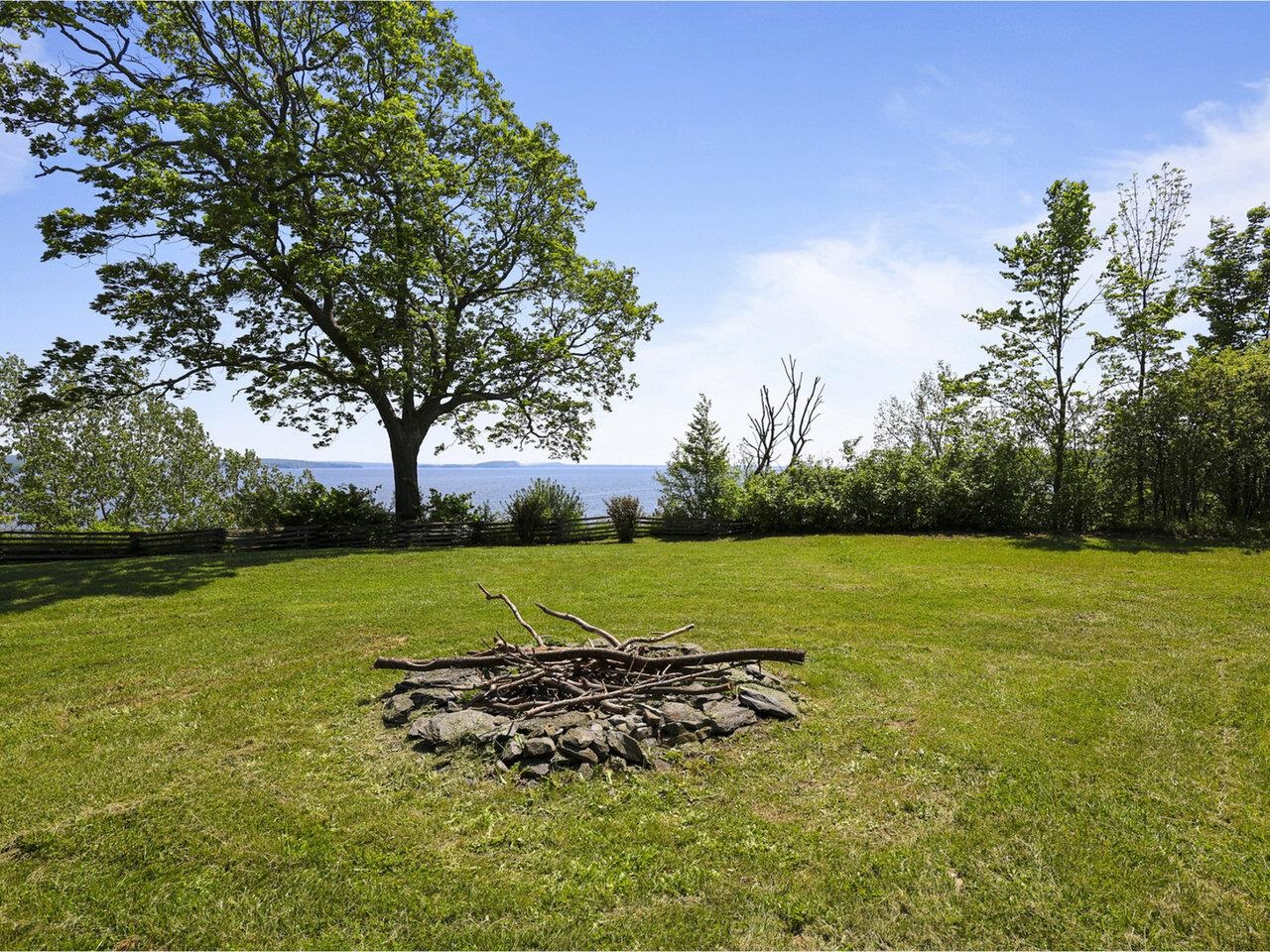 22 Island Circle